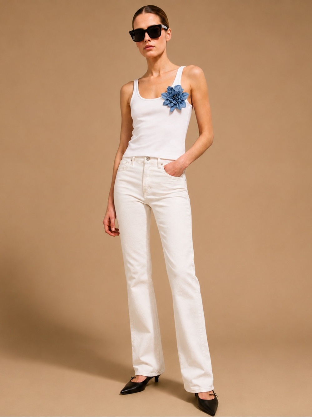 NWOT Favorite Daughter 
Valentina High Rise 34” Cigarette Jeans in White Size 26
